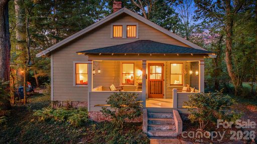 15 Rosewood Avenue pending home in Historic Montford, Asheville, NC