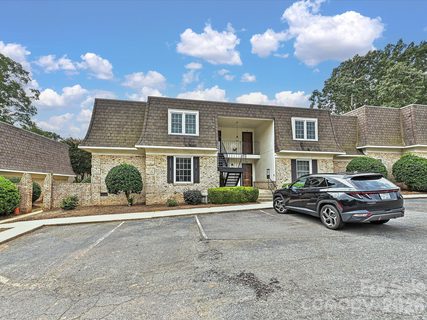 3520 Colony Road active home in Trianon, Charlotte, NC