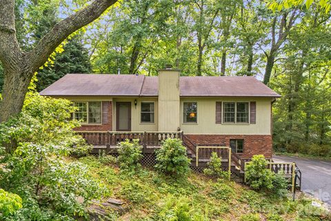 636 Goldview Drive pending home in Haywood Knolls, Hendersonville, NC