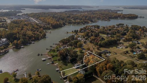 Queens Cove, Mooresville