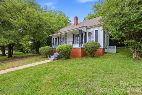 8512 Colgate Circle active home in Thrift, Charlotte, NC