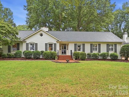 3101 Cloverfield Road pending home in Barclay Downs, Charlotte, NC