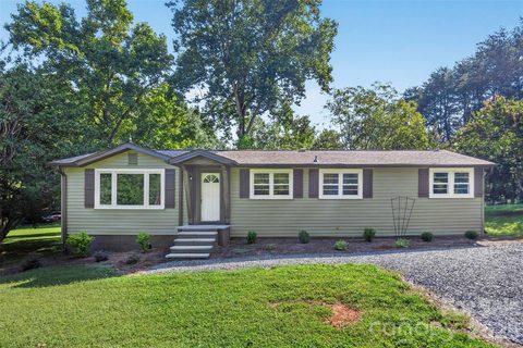 435 Mahaffey Drive active home in Hillcrest Acres, Salisbury, NC