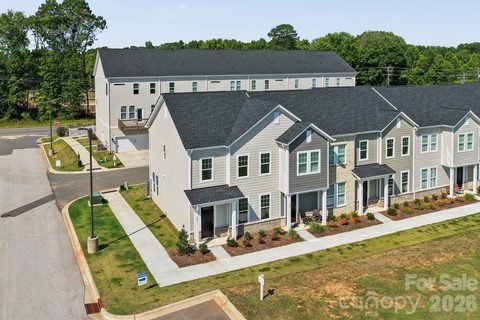 205 Vanguard Lane pending home in Villages At Cramerton Mills, Gastonia, NC