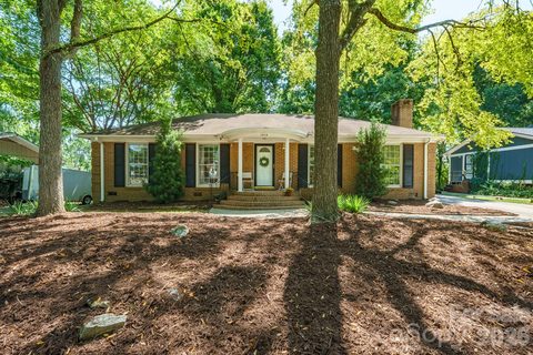 1414 Jodhpur Court active home in Fox Run, Charlotte, NC