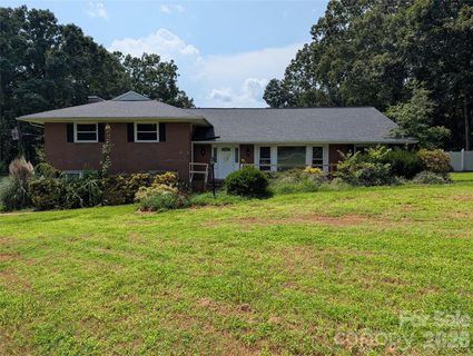 220 Augusta Drive active home in Shannon Acres, Statesville, NC