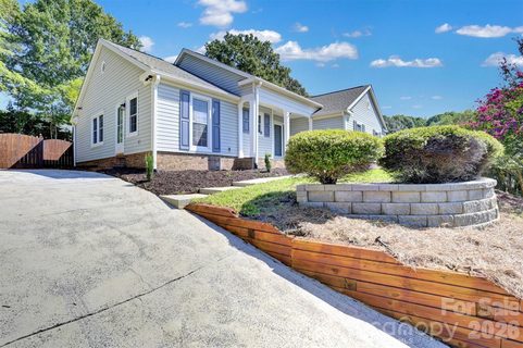 201 Sandymead Road active home in Somersby, Matthews, NC