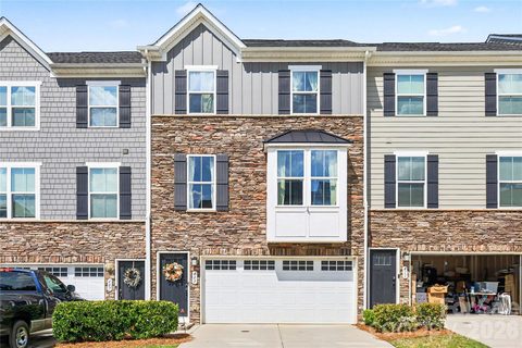 409 Lahinch Drive active townhome in Trinity Townes, Tega Cay, SC