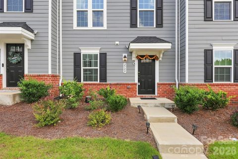 2509 Autumn Olive Lane active home in Stone Creek Townhomes, Matthews, NC