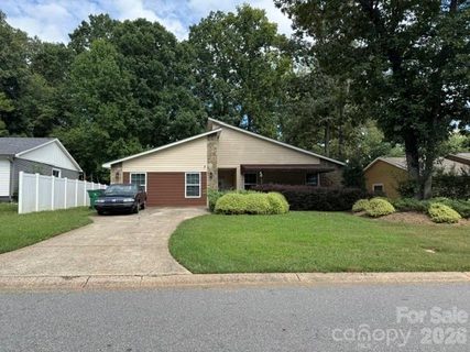 7626 Eastbourne Road active home in Walden Park, Charlotte, NC