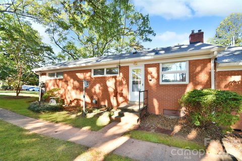 4547 Woodlark Lane active home in Cotswold Homes, Charlotte, NC
