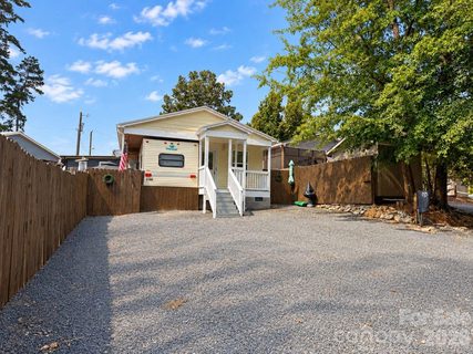 309 Lake Tillery Trail active home in Twin Harbor, Mount Gilead, NC