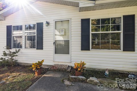 Homes in Fallswood, Hendersonville