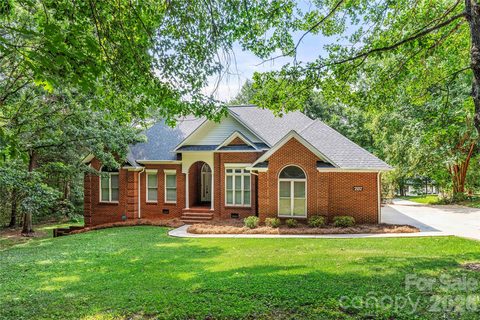 207 Hollow Road