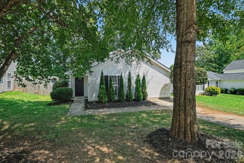 11207 Gold Pan Road active home in Reedy Creek Plantation, Charlotte, NC