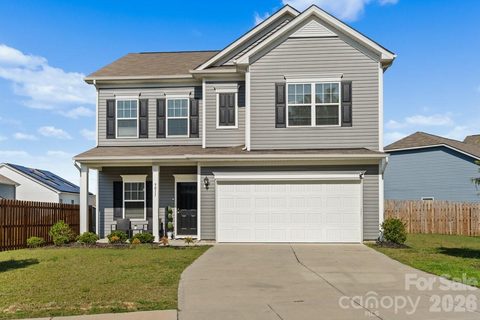 9011 Evercrisp Lane active home in Orchard Creek, Charlotte, NC