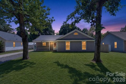 8006 Sheringham Way active home in Lynton Place, Charlotte, NC