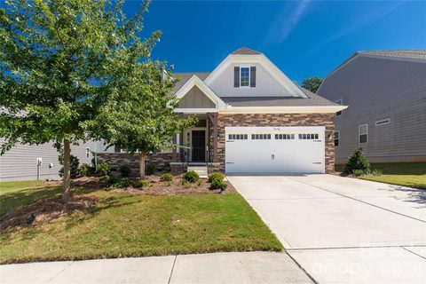 15706 Aviary Orchard Way active home in The Palisades, Charlotte, NC