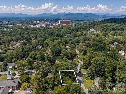 145 Kenilworth Road active lot in Kenilworth, Asheville, NC