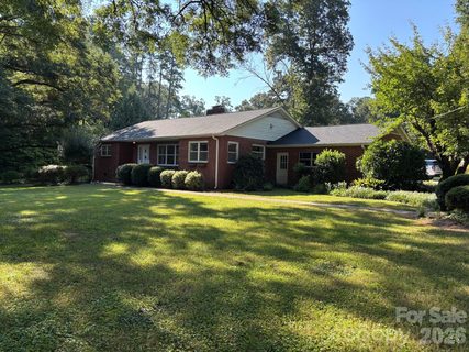 124 Oak Trail pending home in Catawba Heights, Belmont, NC