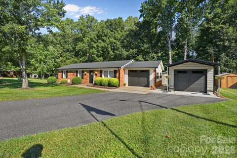 A home in Country Side Estates