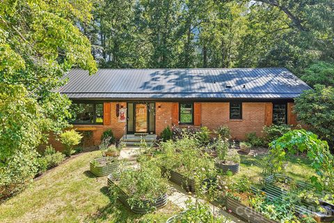 333 Kenilworth Road active home in Kenilworth, Asheville, NC