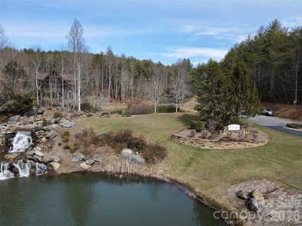 5632 Collette Ridge Circle active home in The Bluffs Of Wilson Creek, Collettsville, NC