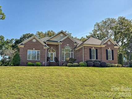 5125 Walnut Grove Court active home in Hickory Ridge Estates, Mount Holly, NC