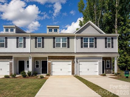 3031 Aberleaf Lane active home in Abershire, Charlotte, NC
