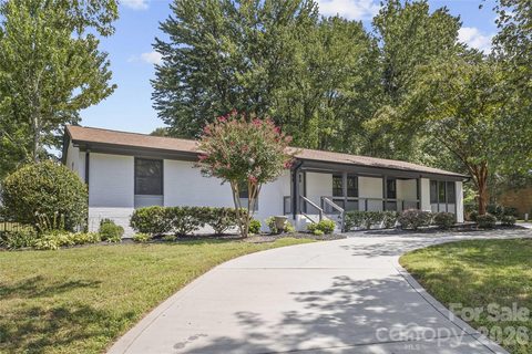 614 S Magnolia Street active home in White Oaks, Mooresville, NC