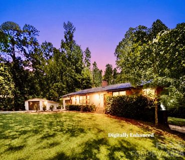 9500 Harvest Lane pending home in Autumn Acres, Davidson, NC