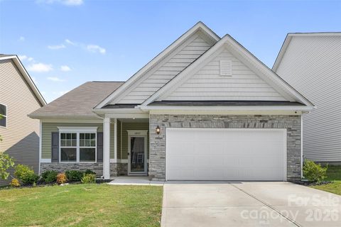 6043 Gala Lane active home in Orchard Creek, Charlotte, NC