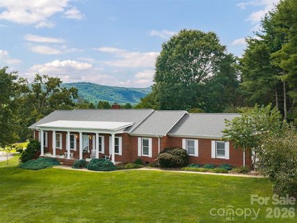 60 Beaumont Drive pending home in Beaumont Estates, Hendersonville, NC