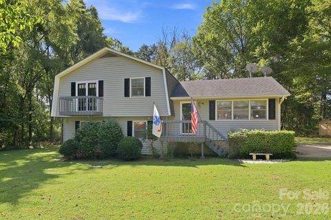5421 Woodside Drive active home in River Pines, Rock Hill, SC