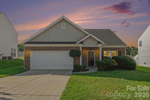 8935 Hedge Maple Road active home in Mapleton, Charlotte, NC