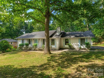 209 Trappers Trail active home in Rambling Ridge, Hendersonville, NC