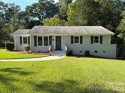 6531 Rosecran Drive active home in Hampshire Hills, Charlotte, NC