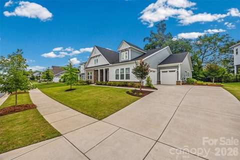 225 Lanyard Lane active home in McLean - South Shore, Belmont, NC