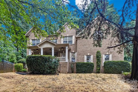 3301 Carlisle Court active home in Wentworth, Fort Mill, SC