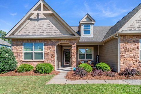 1310 Robinson Oaks Drive active home in Robinson Oaks, Gastonia, NC