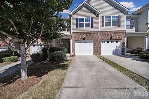 7021 Woodsbay Lane active townhome in The Woodlands, Rock Hill, SC