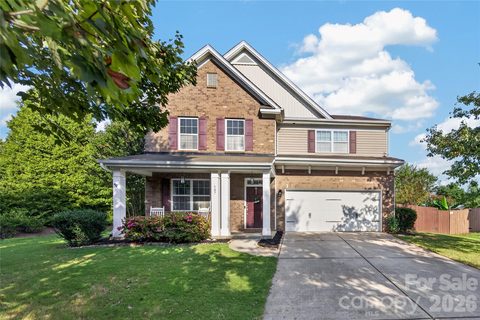 507 Fair Oaks Drive active home in Fair Oaks, Fort Mill, SC