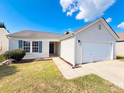 10215 Orchard Grass Court active home in Planters Walk, Charlotte, NC