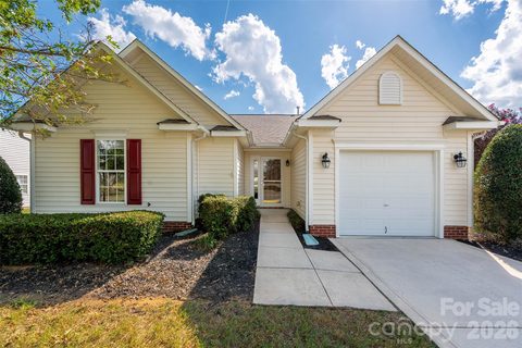 1011 Holly Villa Circle pending home in Holly Park, Indian Trail, NC