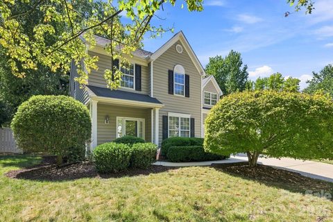 10018 Glencrest Drive active home in Cambridge Grove, Huntersville, NC