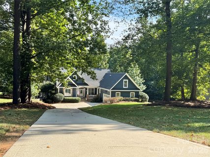 9040 Fair Oak Drive pending home in Northview Harbour, Sherrills Ford, NC