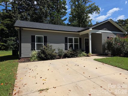 Homes in Rolling Hills, Salisbury