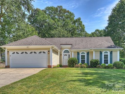 1608 Running Brook Road pending home in Northwoods, Charlotte, NC