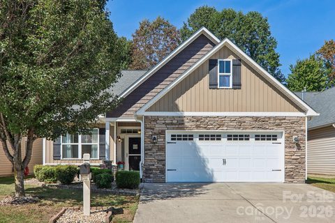 73 Foxtail Court active home in Wolf Chase, Hendersonville, NC