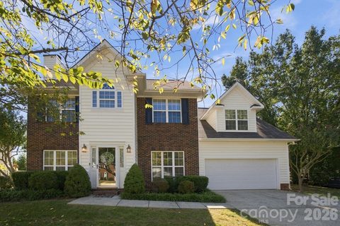 2807 Edgebrook Circle active home in Brightmoor, Matthews, NC